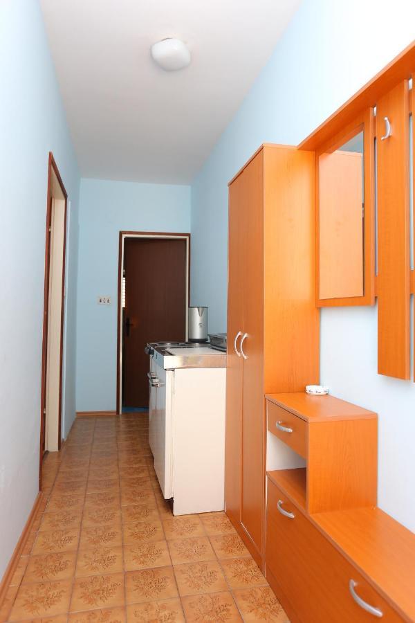 Rooms With A Parking Space Split - 17766 エクステリア 写真